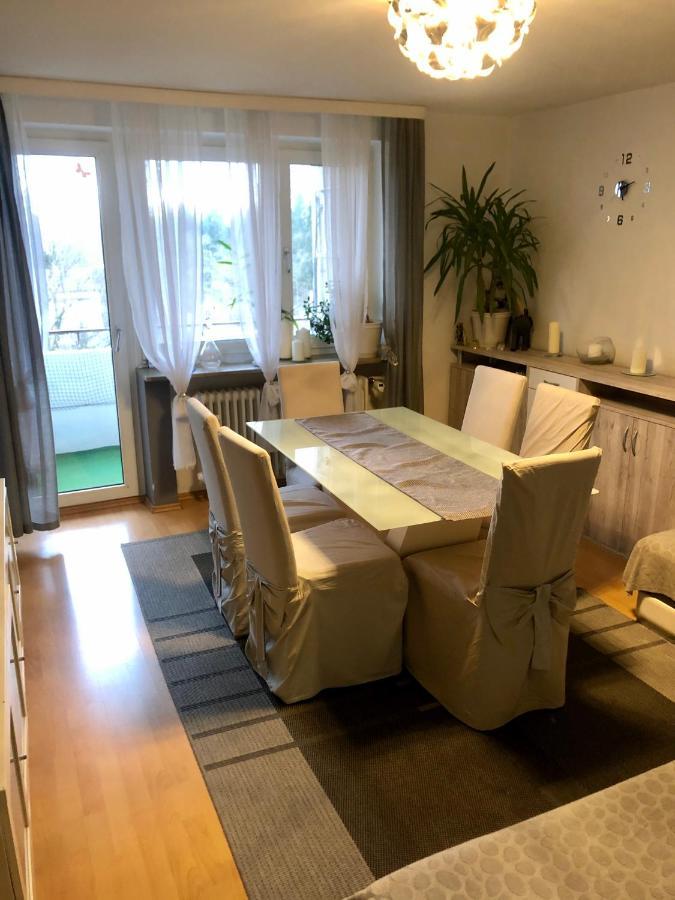 Die Ist Zentral Gelegen Und Trotzdem Sehr Ruhig-wg-shared-apartament-is Not Detached Apartament-general Wc *