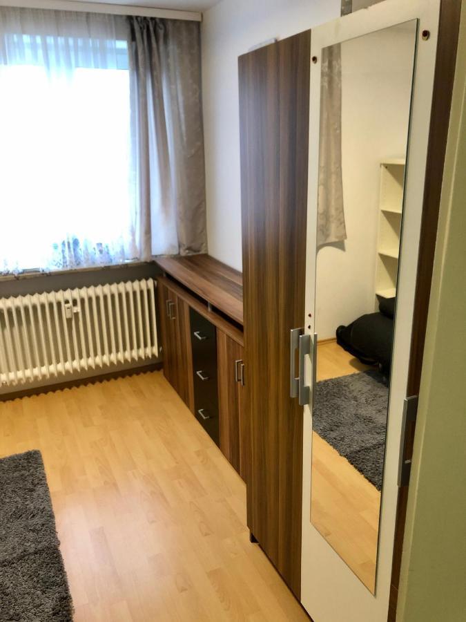 Die Ist Zentral Gelegen Und Trotzdem Sehr Ruhig-wg-shared-apartament-is Not Detached Apartament-general Wc Munich